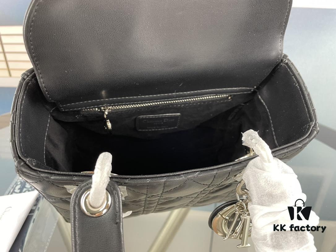 Medium Lady Dior Bag with Silk Scarf, Quilted Cannage Pattern, Top-Grade Imported Leather