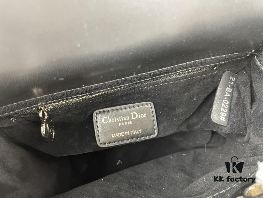 Medium Lady Dior Bag with Silk Scarf, Quilted Cannage Pattern, Top-Grade Imported Leather