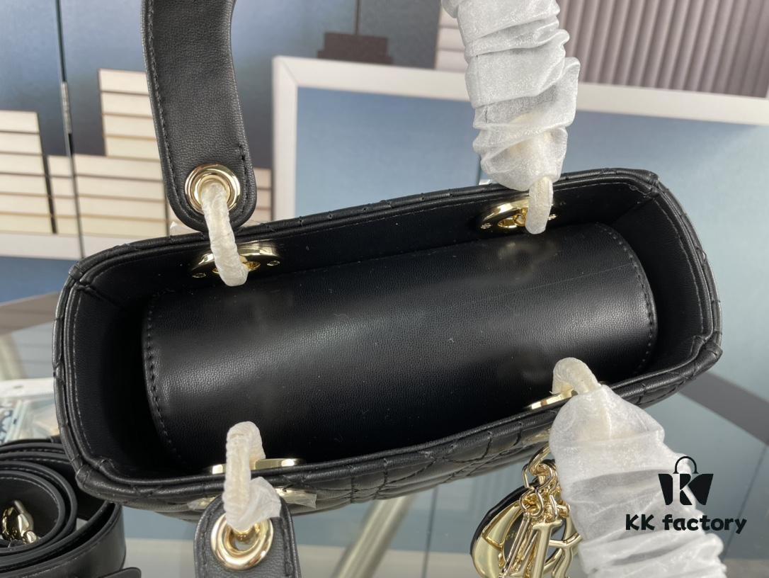 Medium Lady Dior Bag with Silk Scarf, Quilted Cannage Pattern, Top-Grade Imported Leather