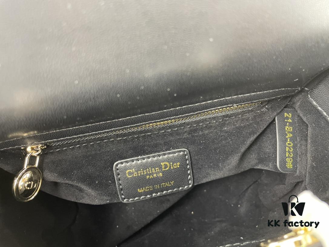 Medium Lady Dior Bag with Silk Scarf, Quilted Cannage Pattern, Top-Grade Imported Leather