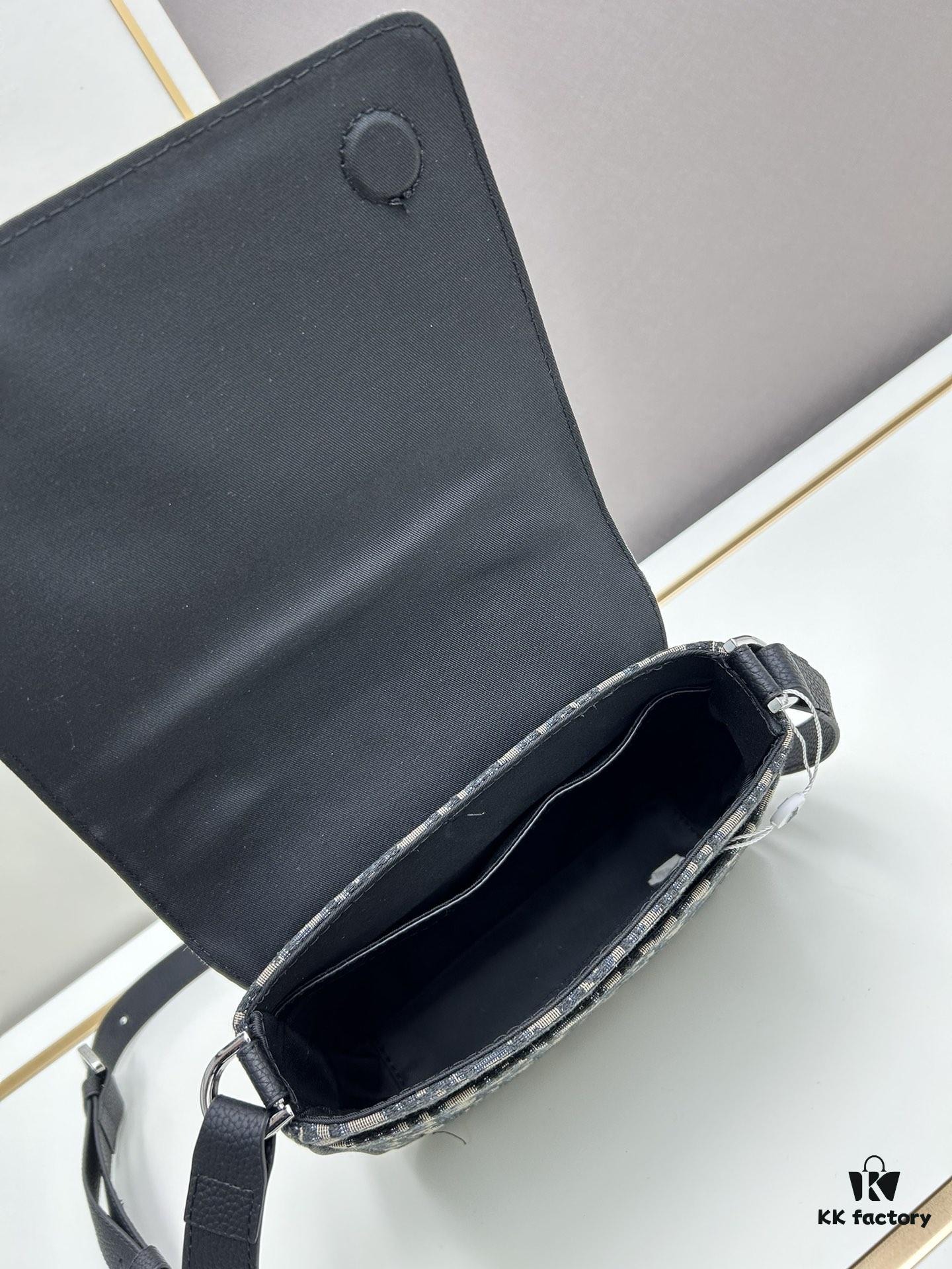 Dior Messenger Bag for Men, Model 9045, Box Size 22x17x6 cm