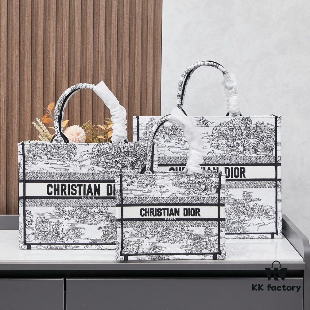 Original Order Embroidered Medium [Di0r Book Tote]