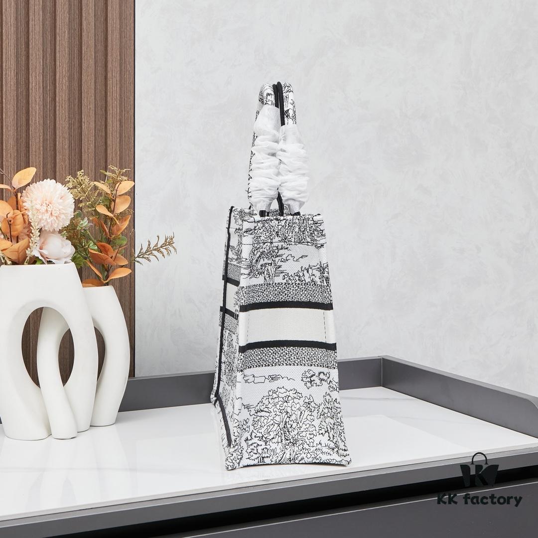 Original Order Embroidered Medium [Di0r Book Tote]