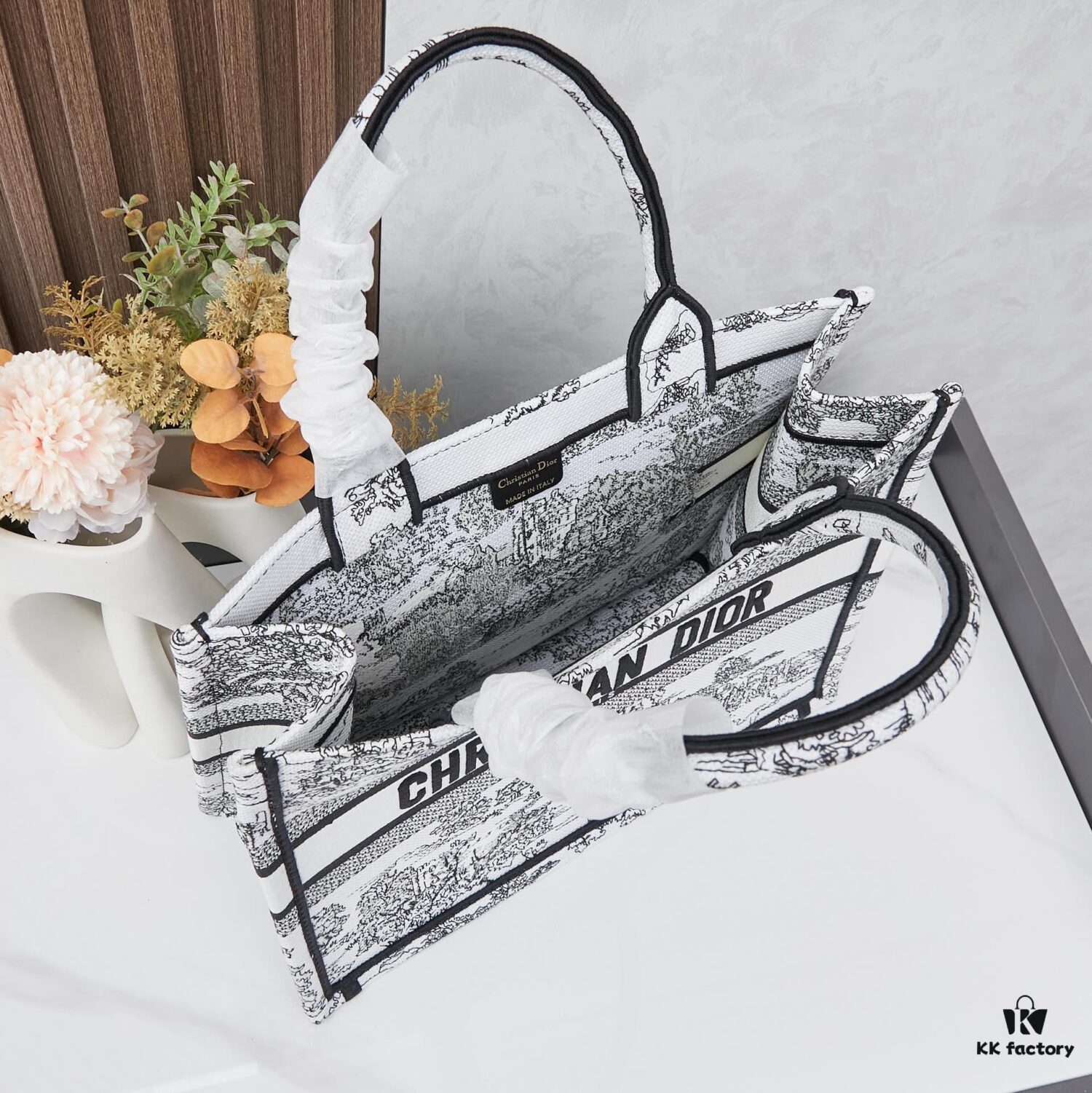 Original Order Embroidered Medium [Di0r Book Tote]