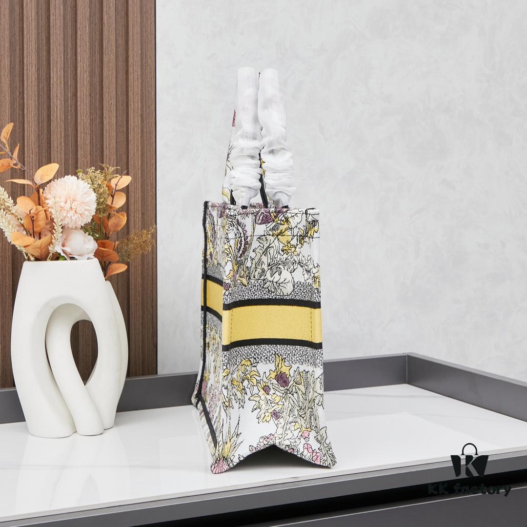 Embroidered Medium [Di0r Book Tote]