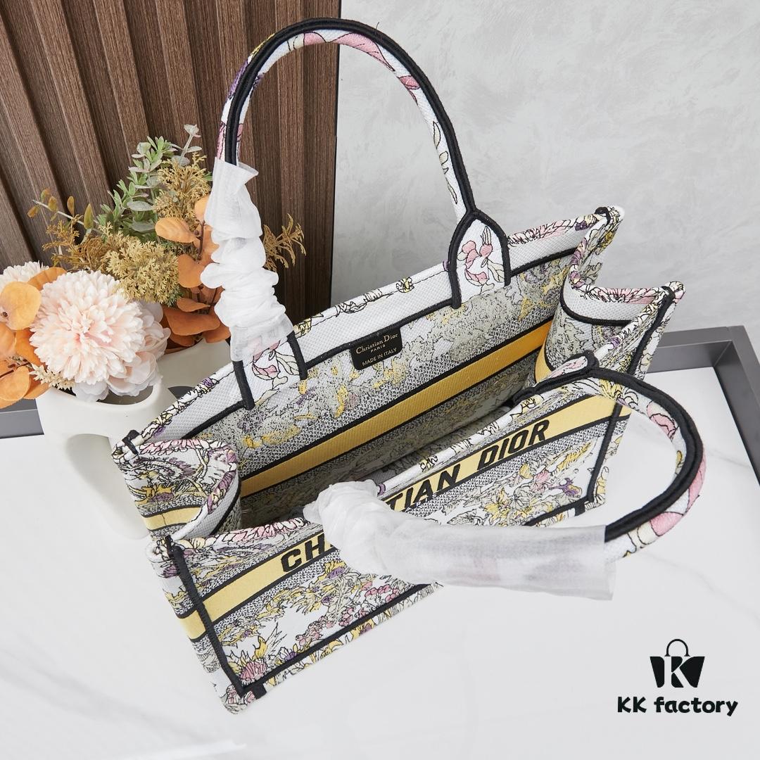 Embroidered Medium [Di0r Book Tote]