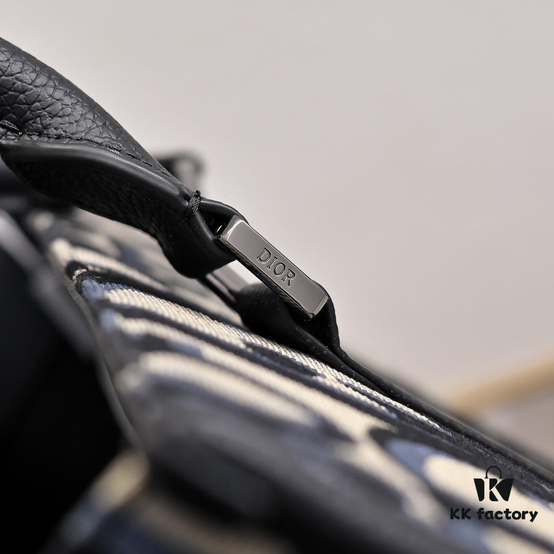 Top-Grade Original 🔥 Oblique Fabric East-West Handbag