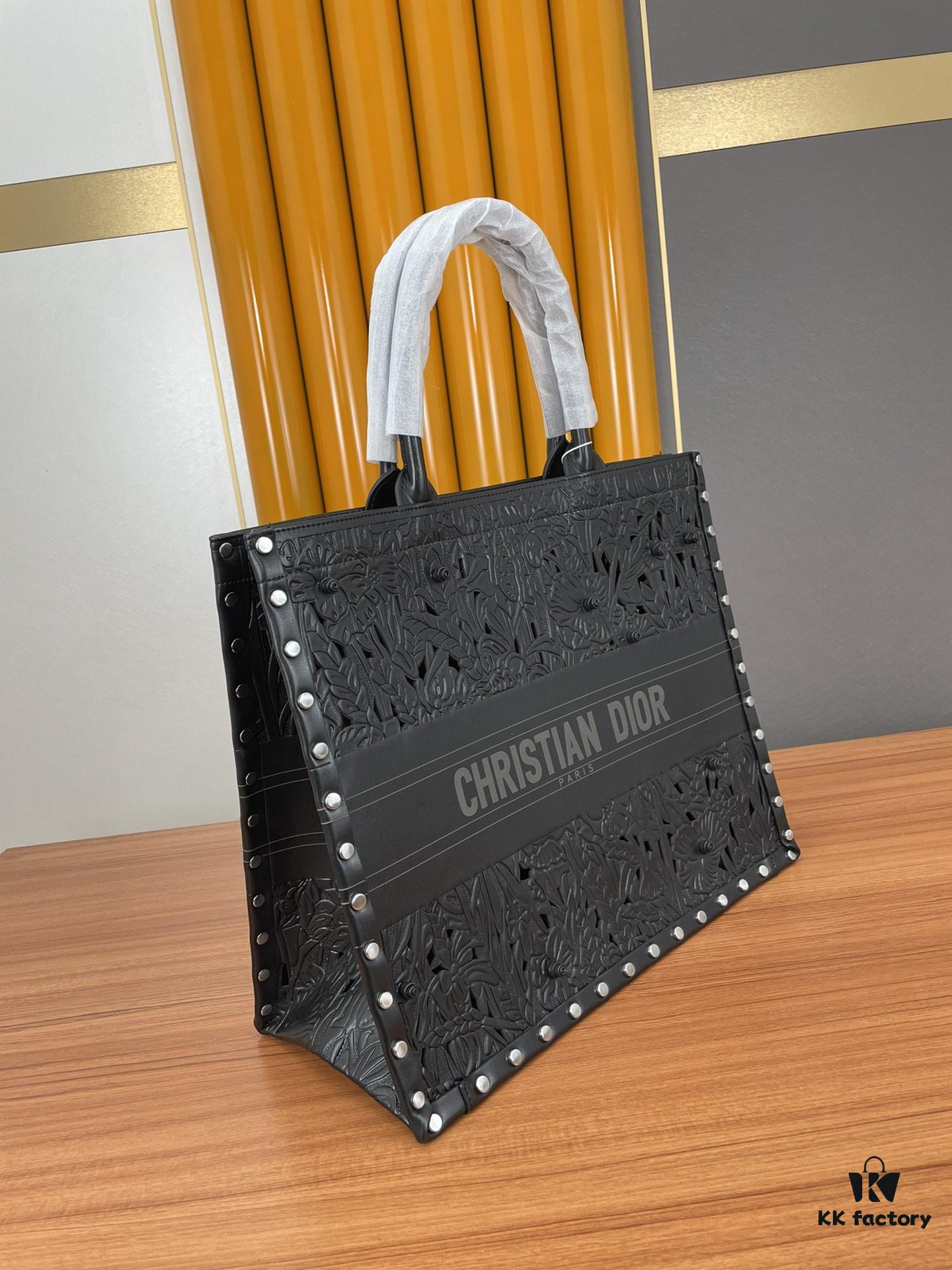 Large and Medium Size | Handcrafted Leather Sculpture Artwork 👑 Dior Spring Collection Latest Tote Bag Shoulder Bag 🎒 Official Website Series Runway Style