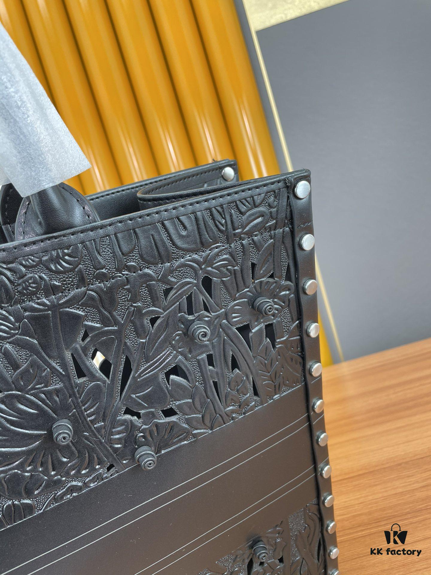 Large and Medium Size | Handcrafted Leather Sculpture Artwork 👑 Dior Spring Collection Latest Tote Bag Shoulder Bag 🎒 Official Website Series Runway Style