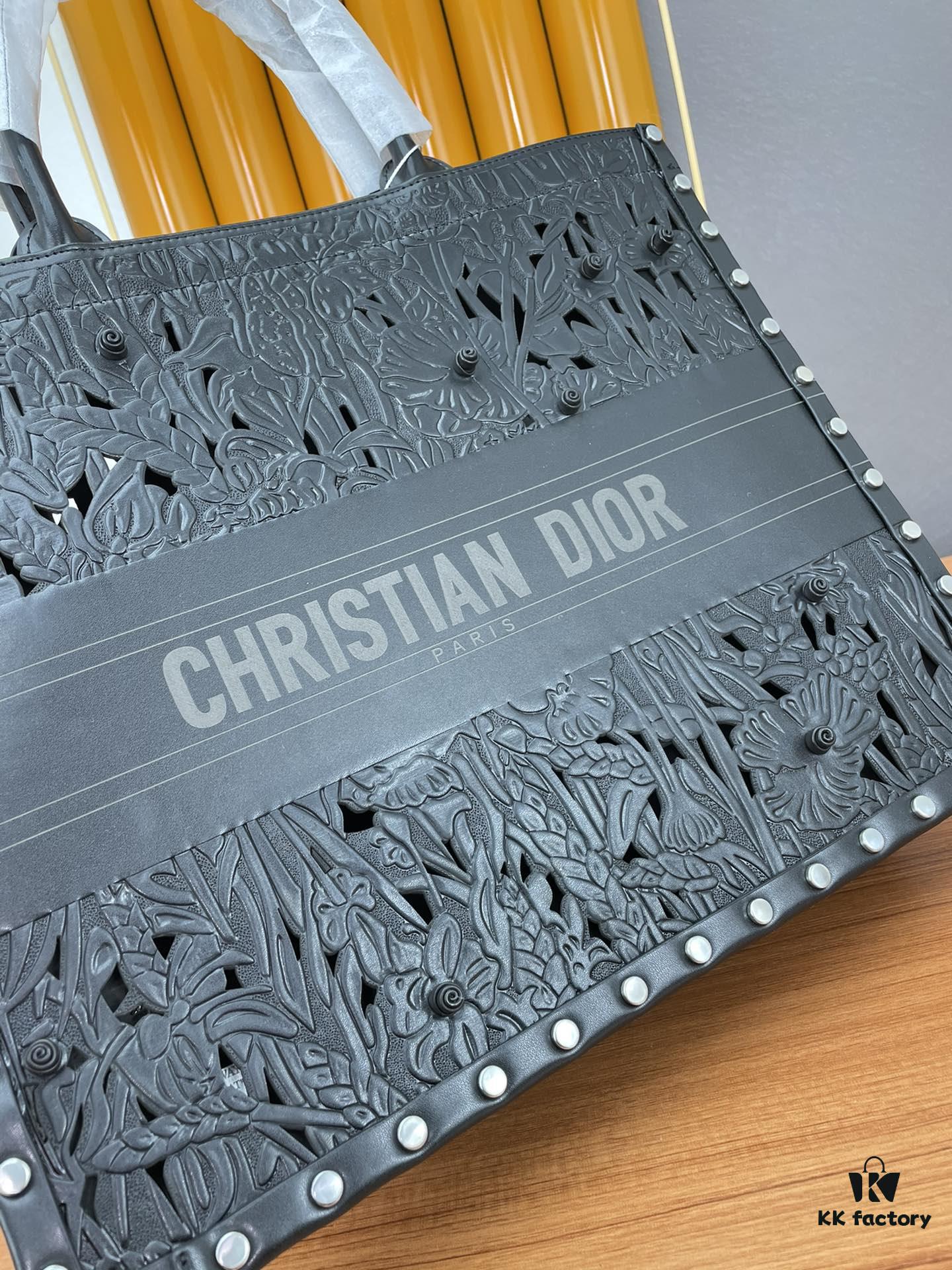 Large and Medium Size | Handcrafted Leather Sculpture Artwork 👑 Dior Spring Collection Latest Tote Bag Shoulder Bag 🎒 Official Website Series Runway Style