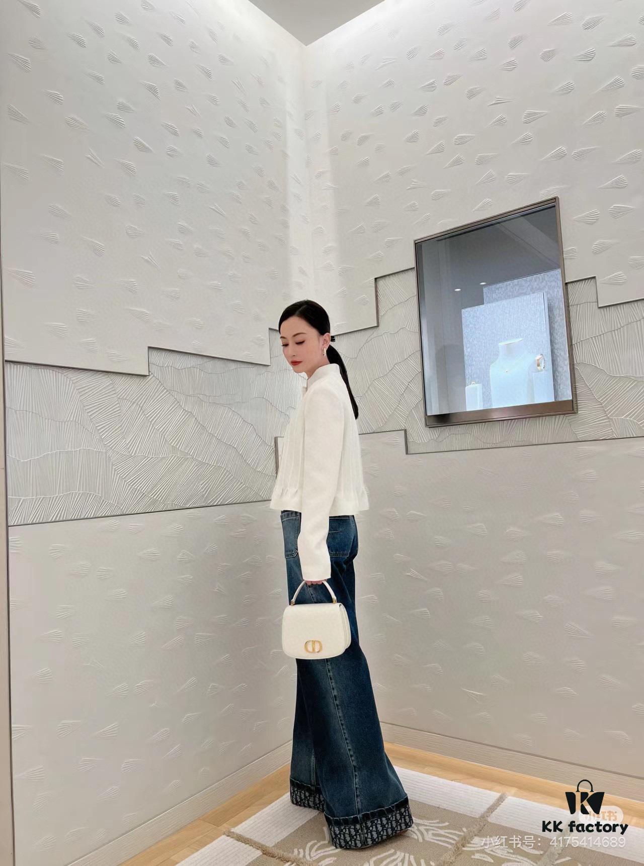 30 Montaigne Avenue Top Handle Bag (With Box) - Medium Size