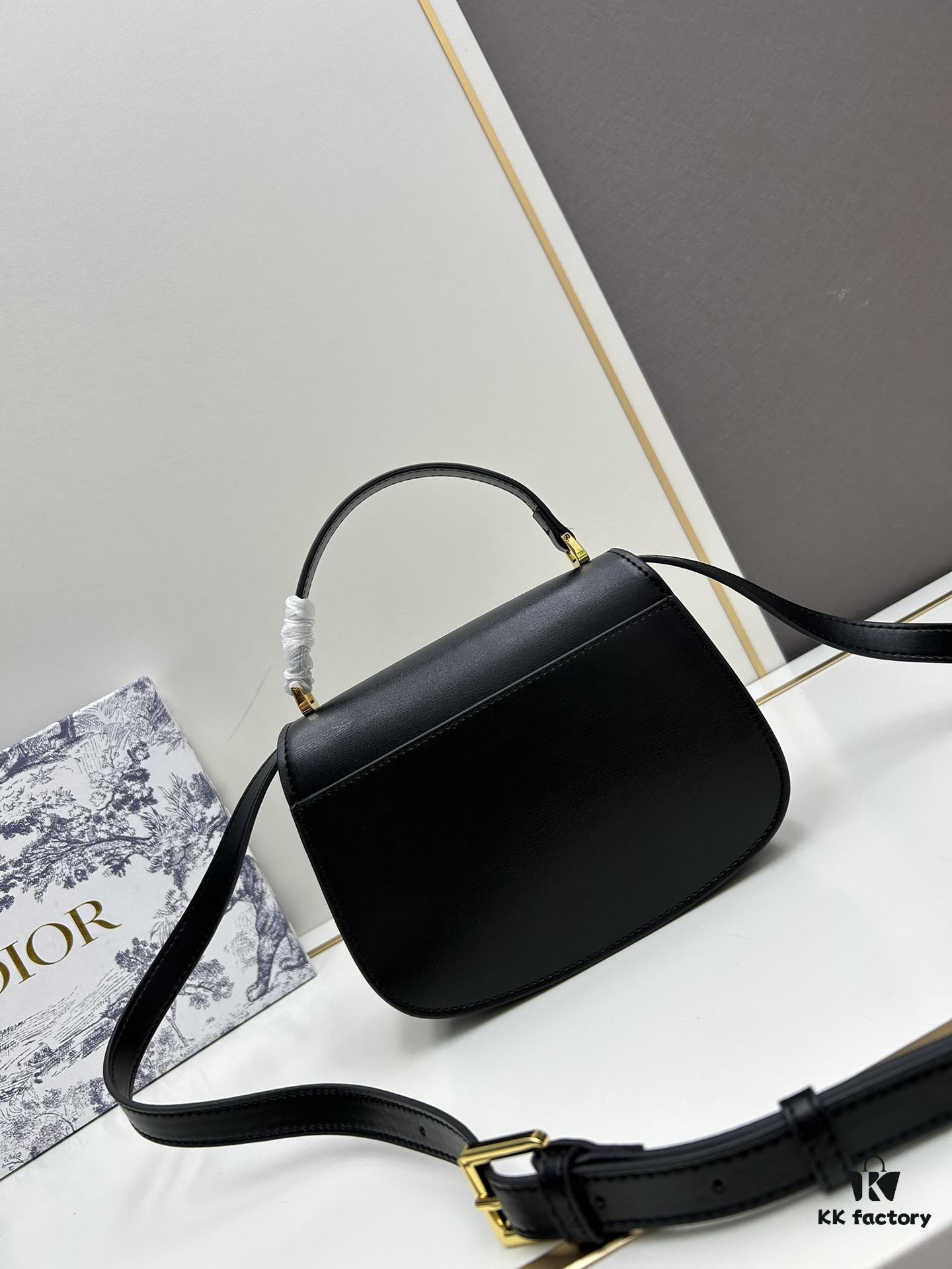 30 Montaigne Avenue Top Handle Bag (With Box) – Medium Size