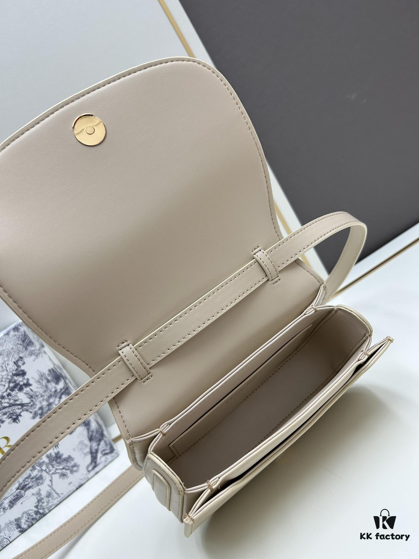 30 Montaigne Avenue Top Handle Bag (With Box) – Black Calfskin, Medium Size