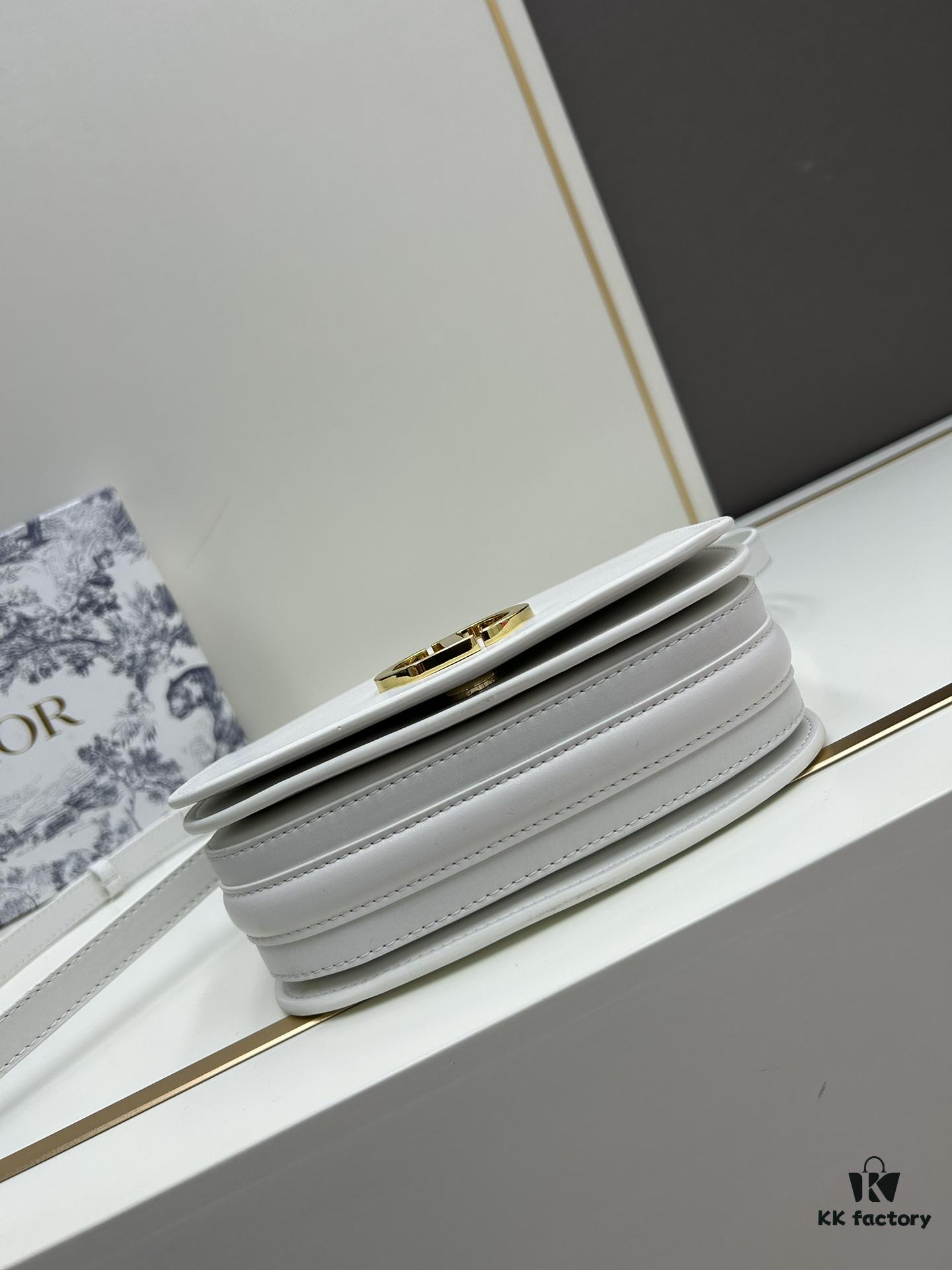 30 Montaigne Avenue Top Handle Bag (With Box) – Medium Size, Black Calfskin with CD Clasp