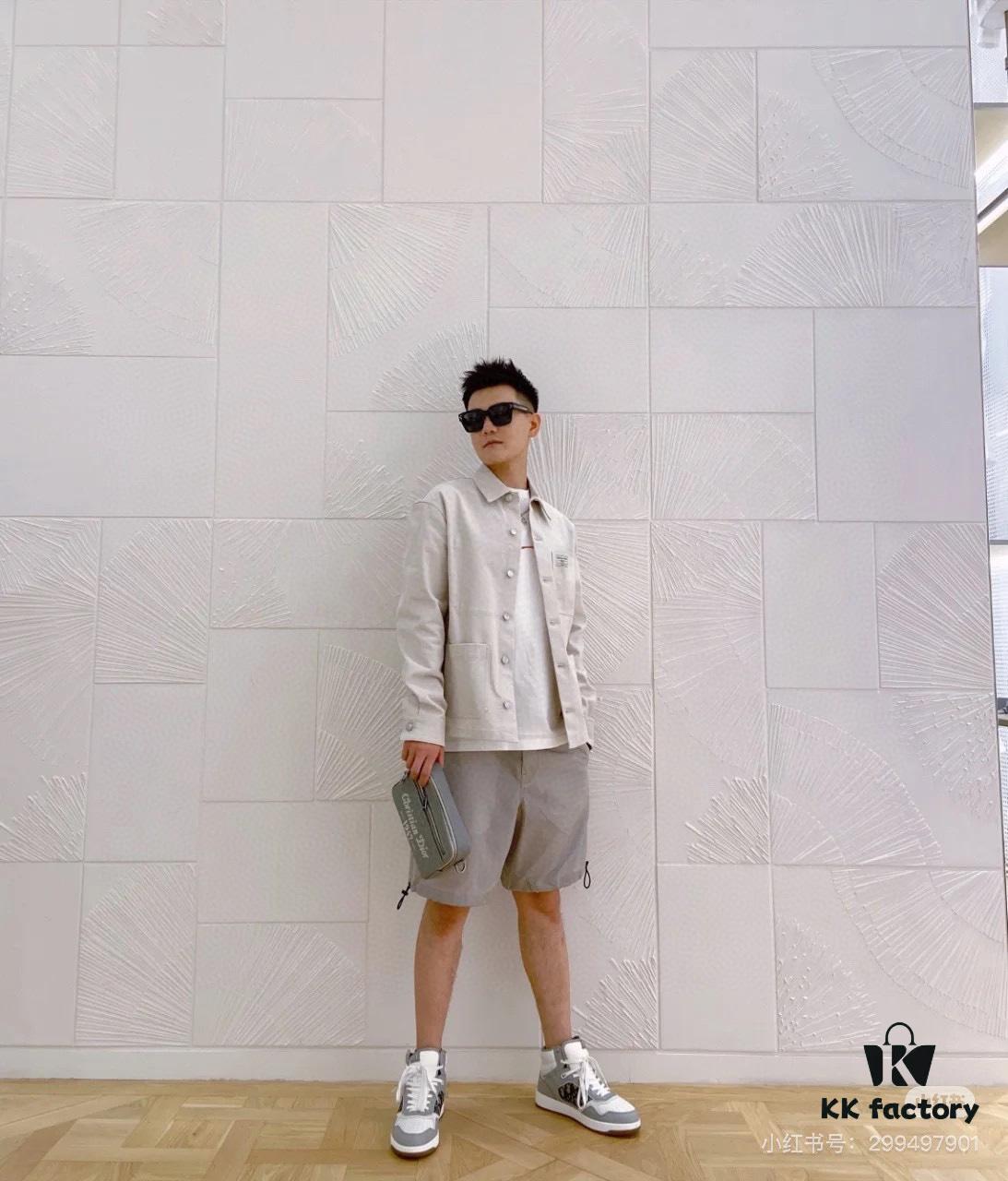 Dior Gray Camera-Grained Calfskin Messenger Bag | Safari Style | Compact Design with Detachable Strap