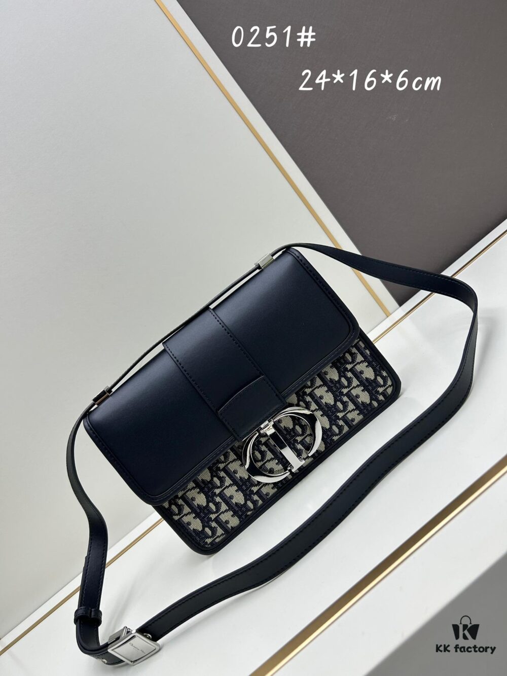 Large Di0r 30 Montaigne ♥️ Montaigne Bag