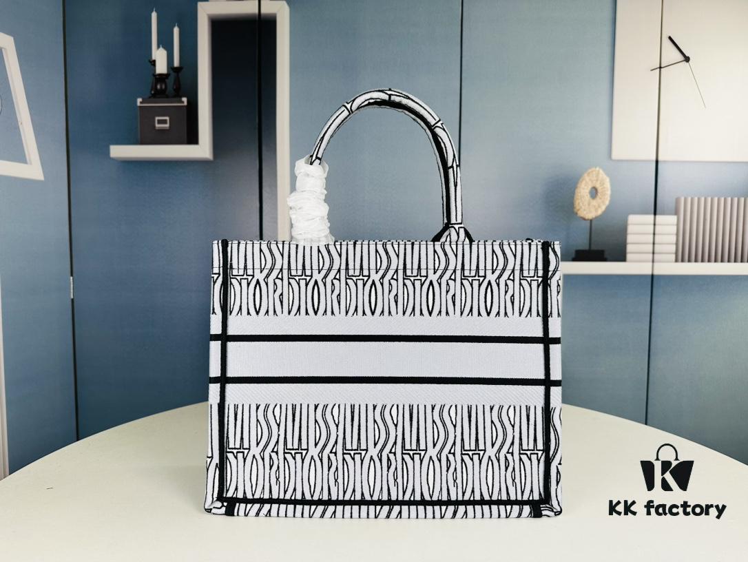 Original Order Embroidered Medium Di0r Book Tote