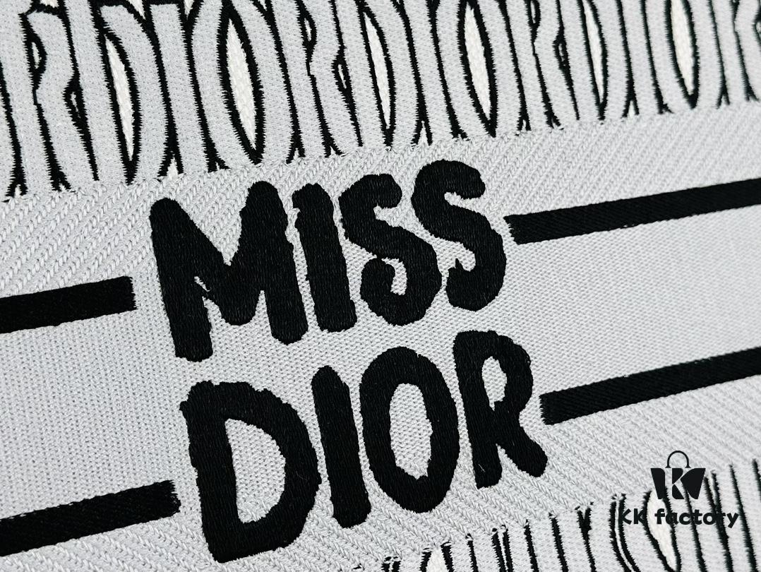 Original Order Embroidered Medium Di0r Book Tote