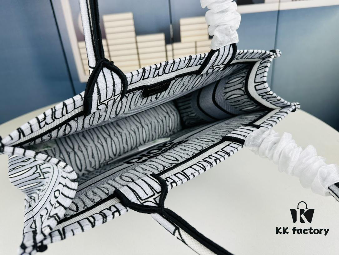 Original Order Embroidered Medium Di0r Book Tote