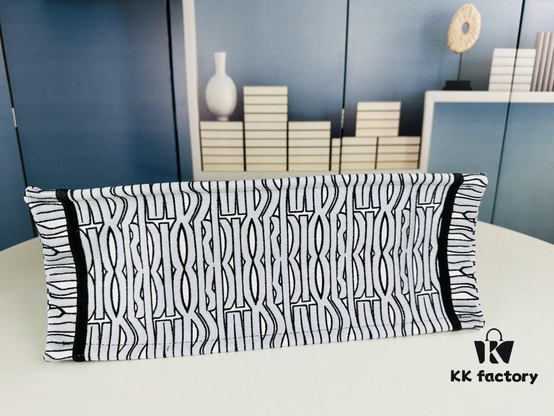 Embroidered Large [Dior Book Tote] Original Order