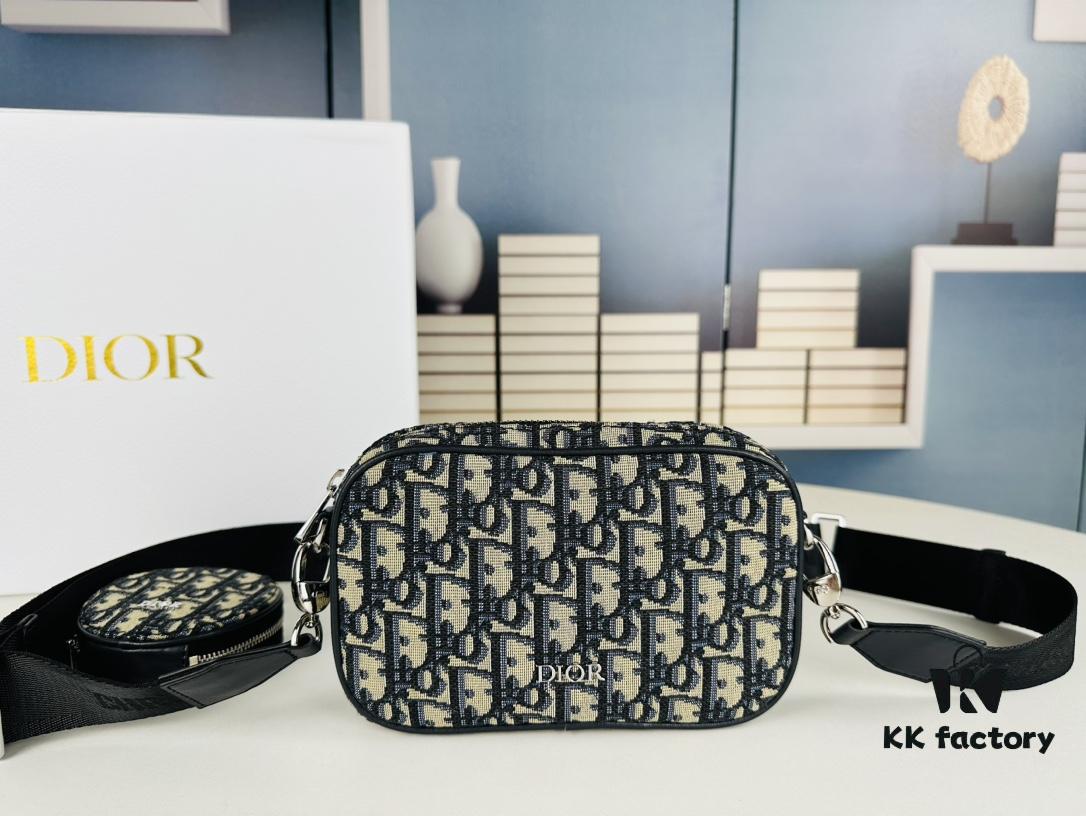 Dior❤ New Season 🆕 Crossbody Canvas Bag, Letter Bag Made with Classic Monogram, Spacious and Versatile Design