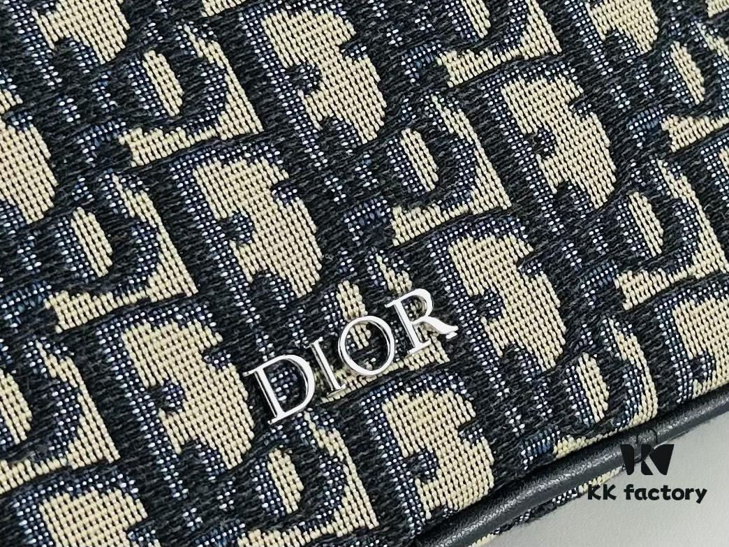 Dior❤ New Season 🆕 Crossbody Canvas Bag, Letter Bag Made with Classic Monogram, Spacious and Versatile Design