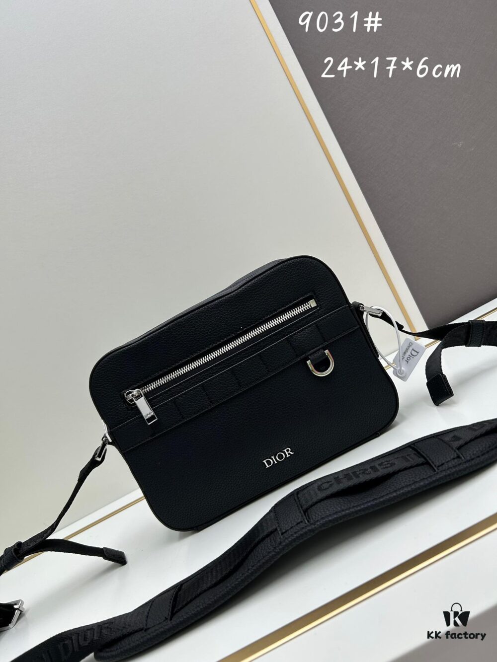 Safari Messenger Bag with Box, Practical and Compact for Everyday Use