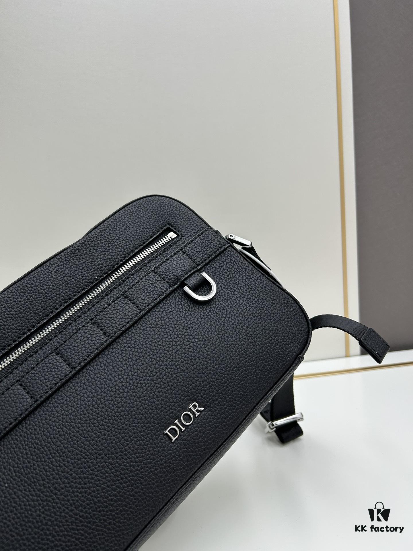 Safari Messenger Bag with Box, Practical and Compact for Everyday Use