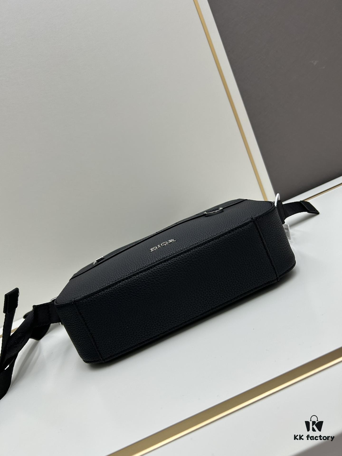 Safari Messenger Bag with Box, Practical and Compact for Everyday Use