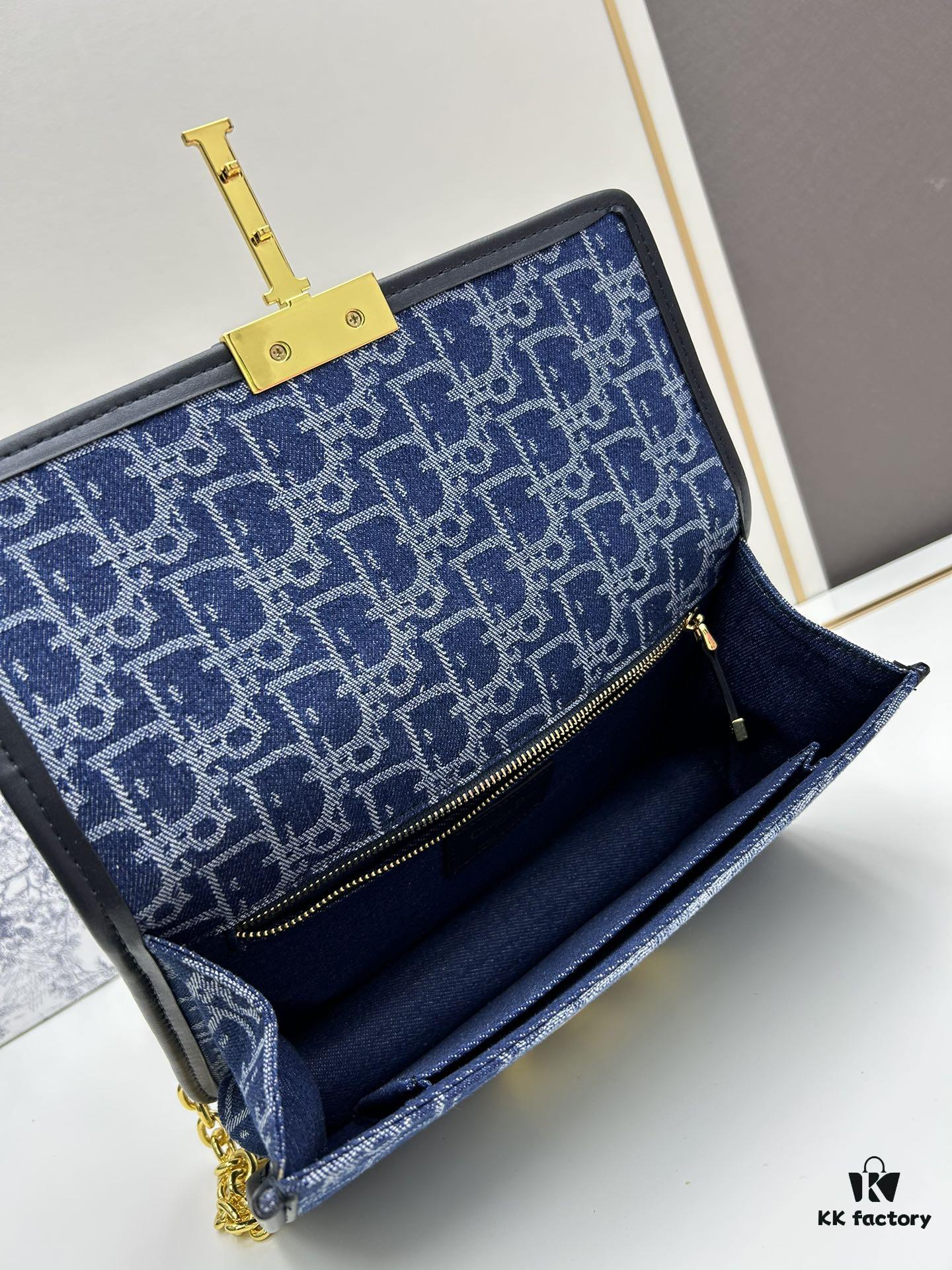Large 30 Montaigne East-West Chain Bag in Denim Dior Oblique Jacquard