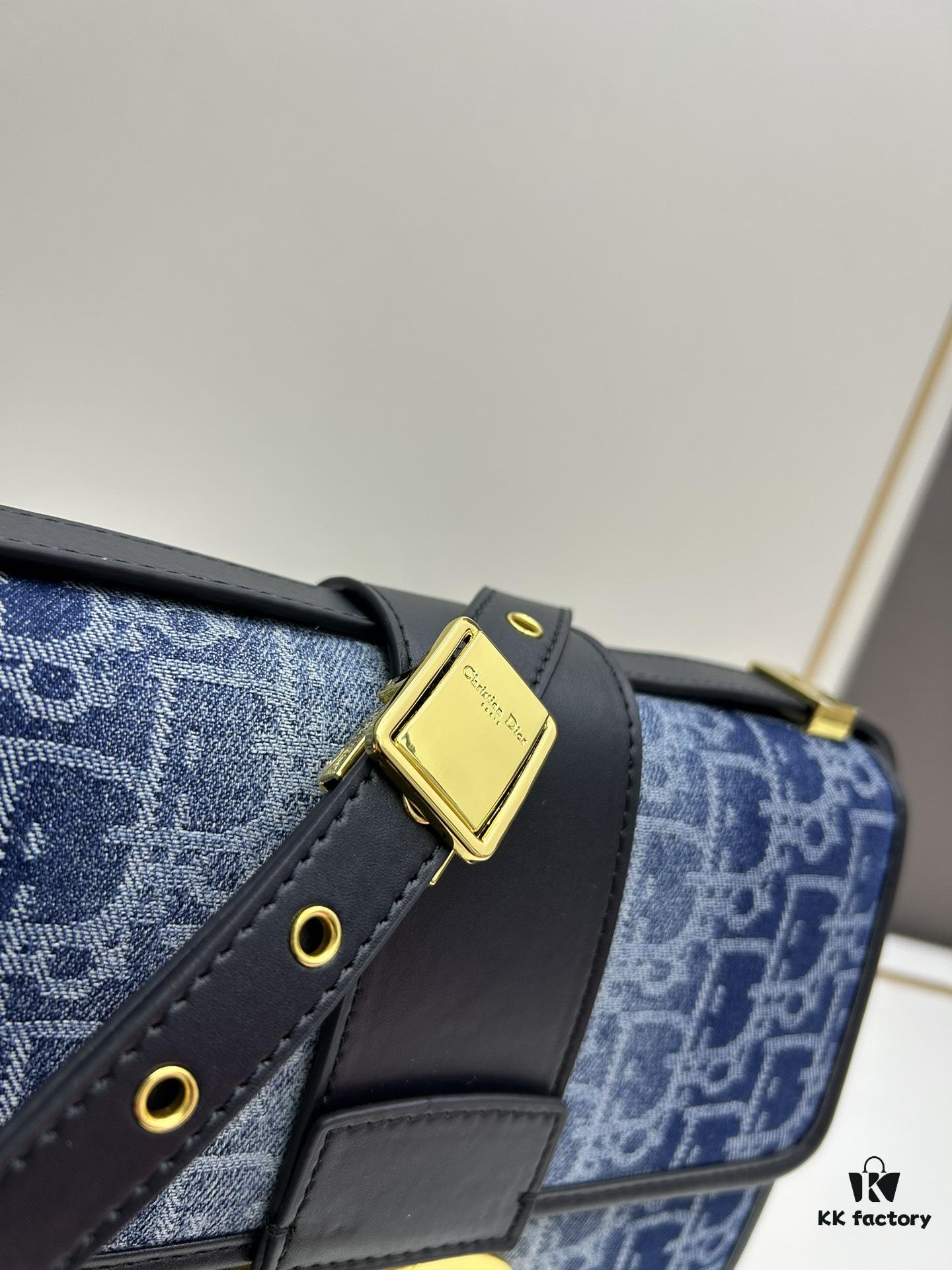 Large 30 Montaigne East-West Handbag in Blue Denim Dior Oblique Jacquard