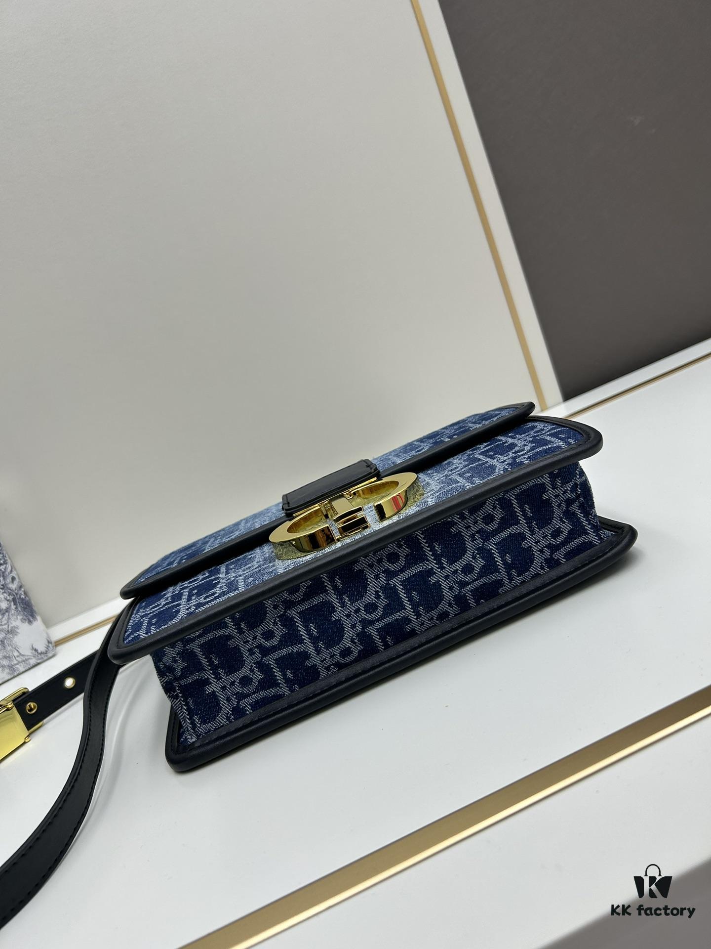 Large 30 Montaigne East-West Handbag in Blue Denim Dior Oblique Jacquard