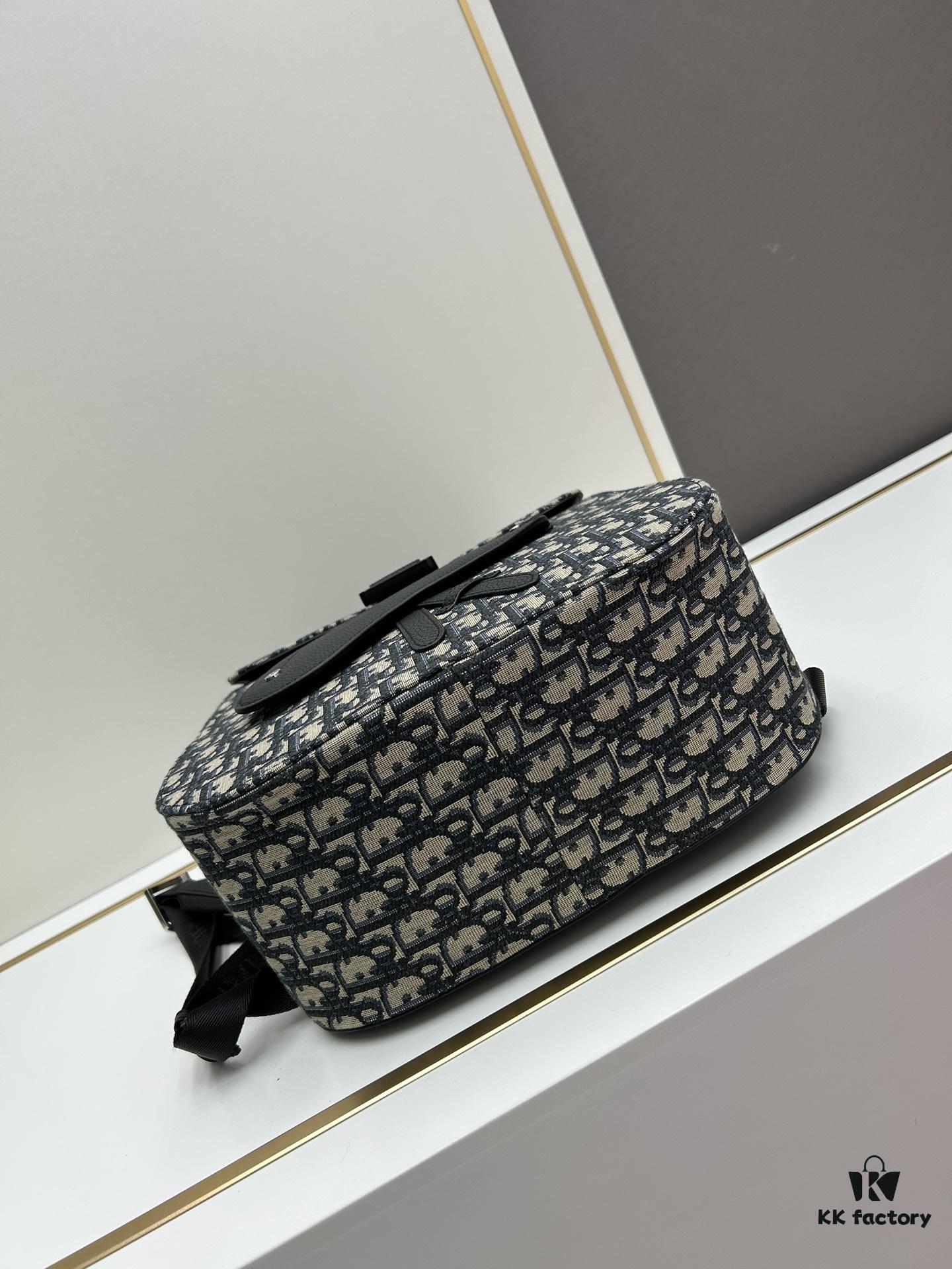 Gallop Backpack in Black Grained Calfskin, Size 29x24x12, Model No. 9038