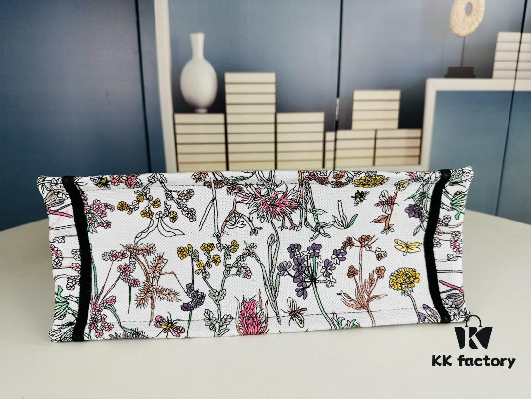 Embroidered Medium [Dior Book Tote]