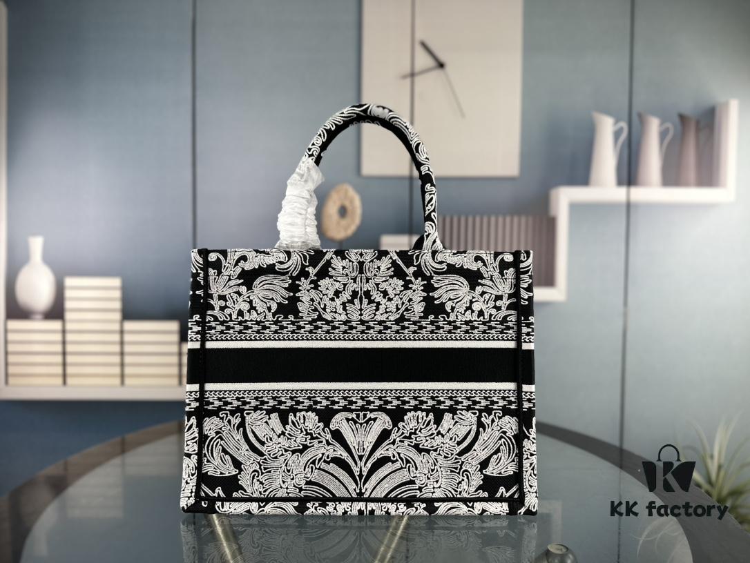 Embroidered Medium [Di0r Book Tote]