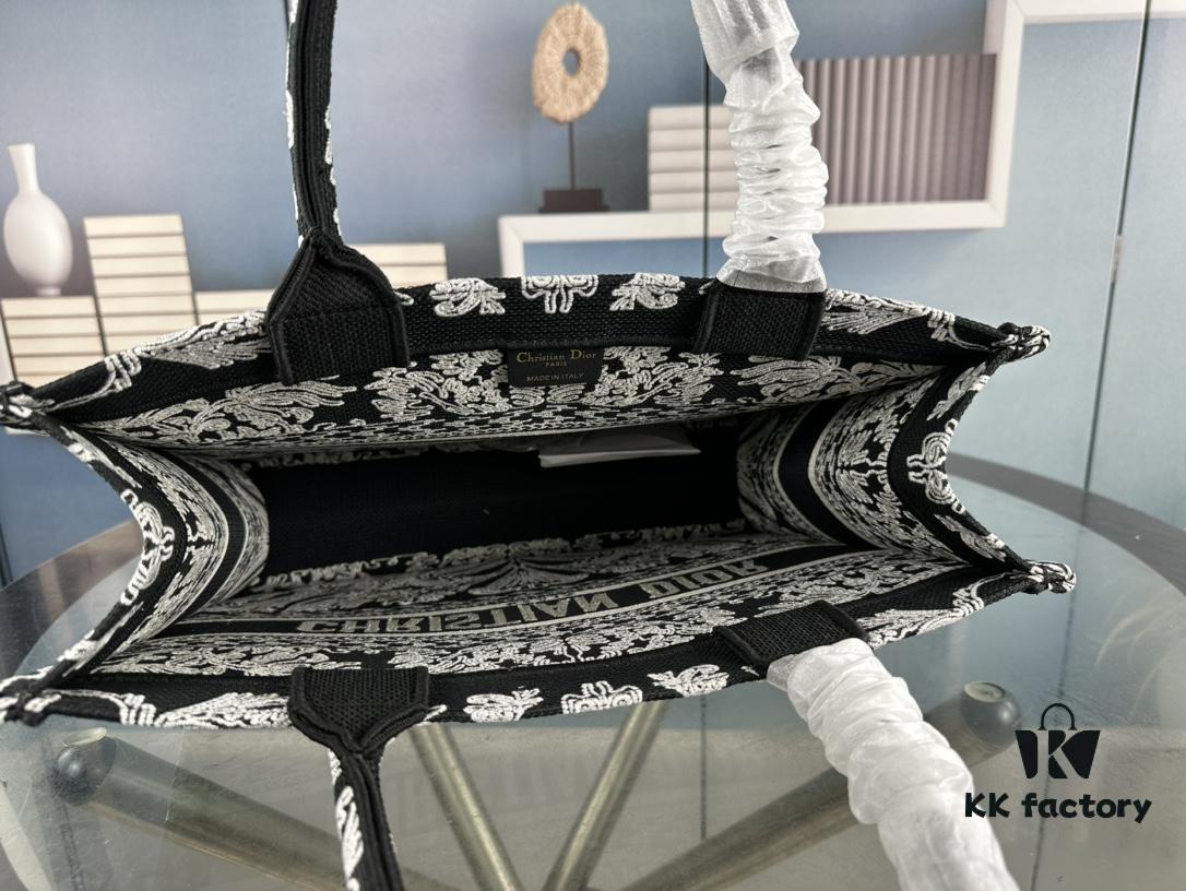 Embroidered Medium [Di0r Book Tote]