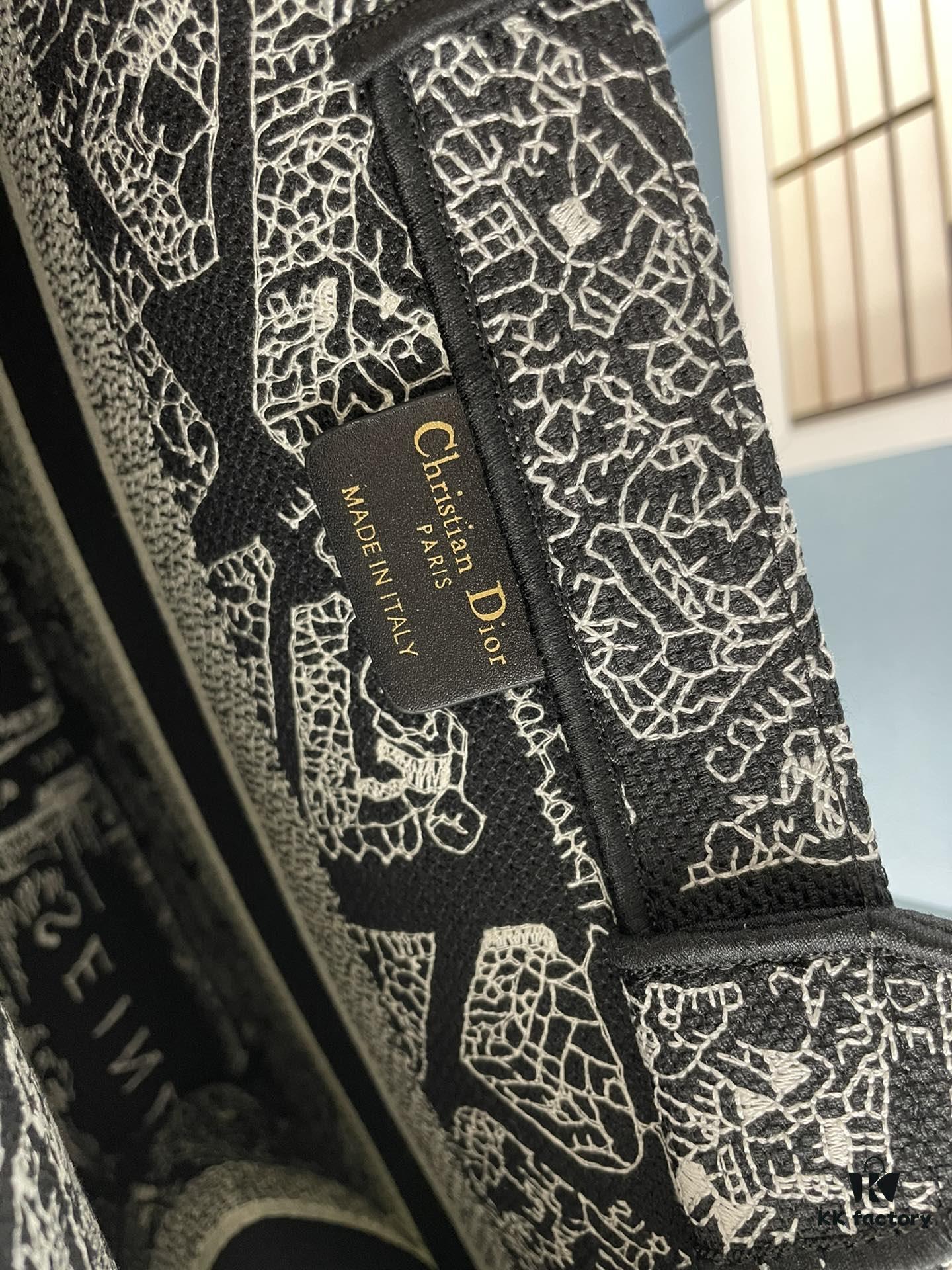 Original Order Embroidered Medium Di0r Book Tote