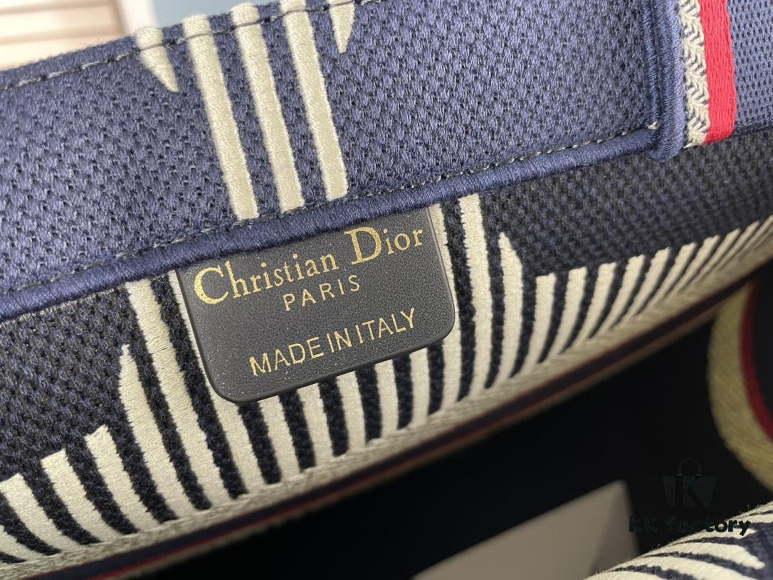 Embroidered Medium [Dior Book Tote]