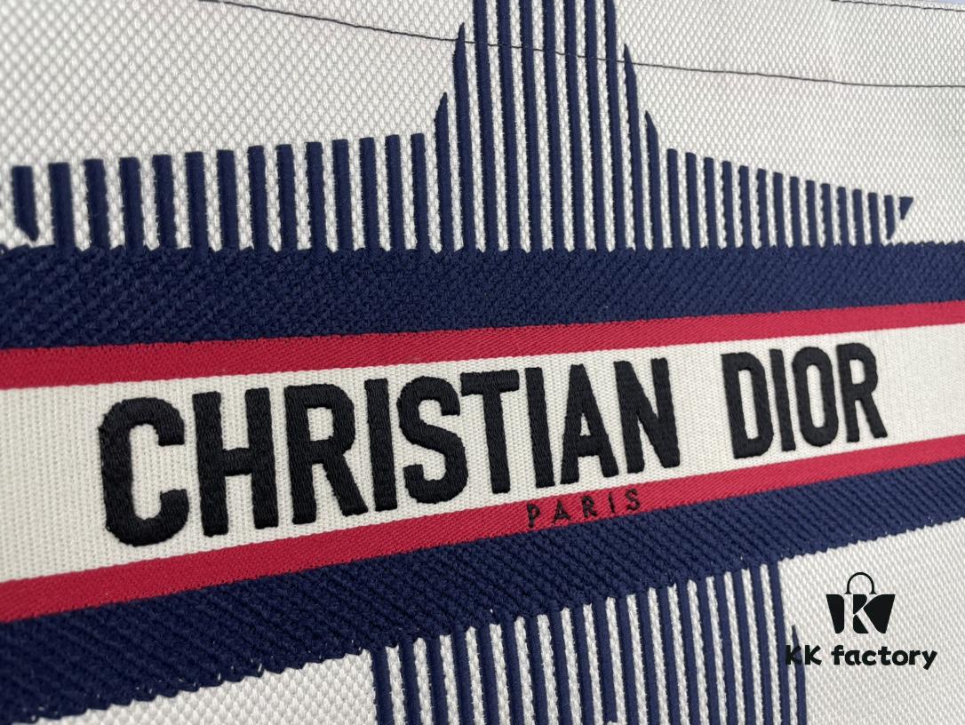 Embroidered Medium [Di0r Book Tote]