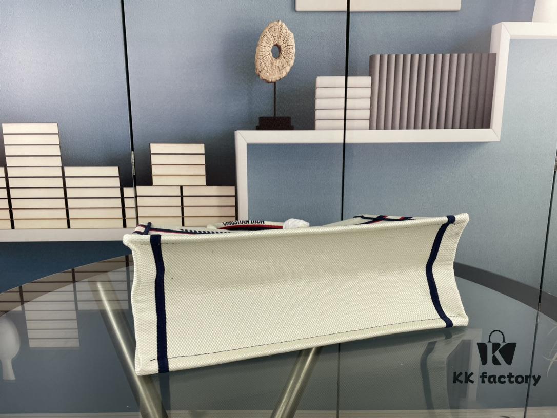 Embroidered Medium [Di0r Book Tote]