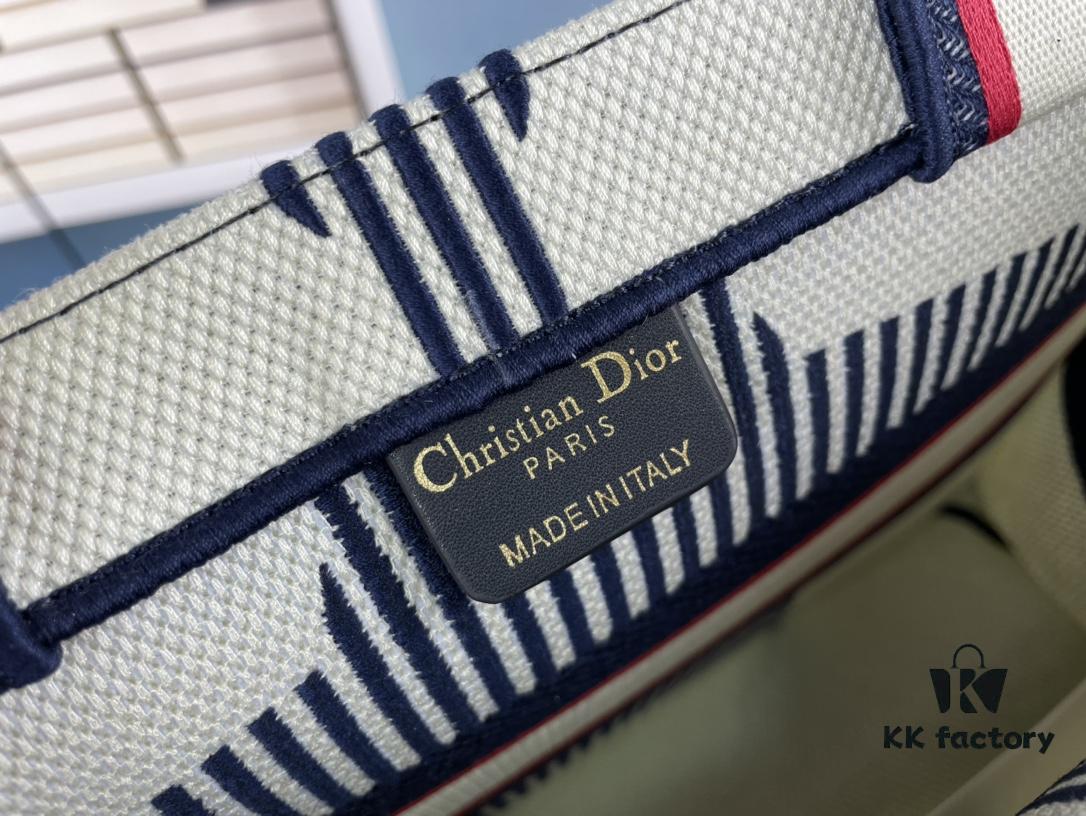 Embroidered Medium [Di0r Book Tote]