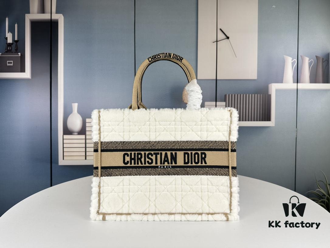 Embroidered Medium [Di0r Book Tote]