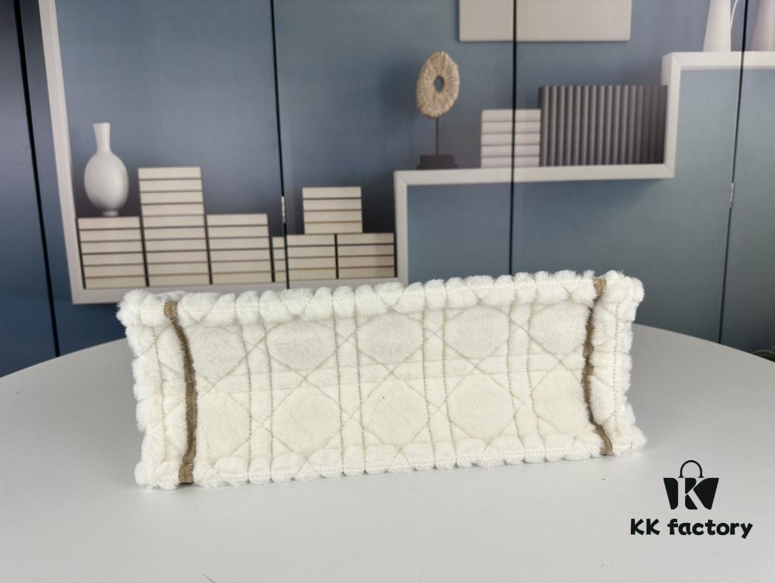 Embroidered Medium [Di0r Book Tote]