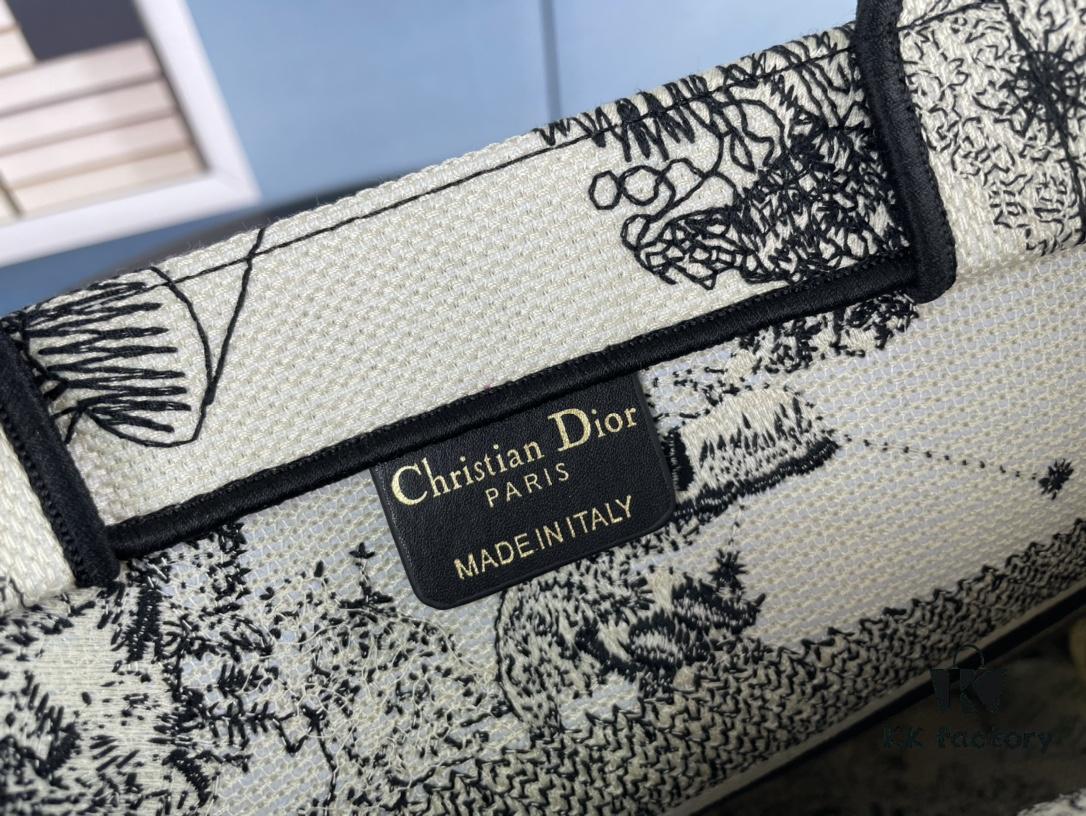 Embroidered Medium [Dior Book Tote] Original Order