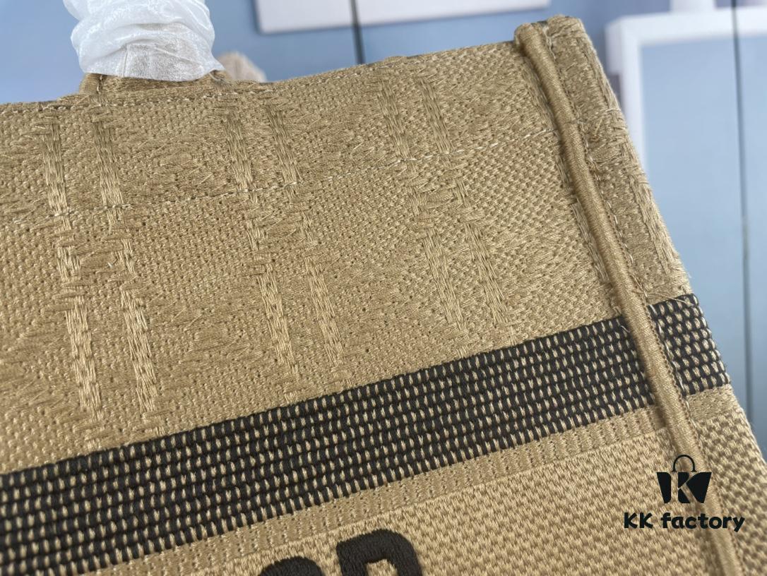 Original Order Embroidered Medium [Di0r Book Tote]