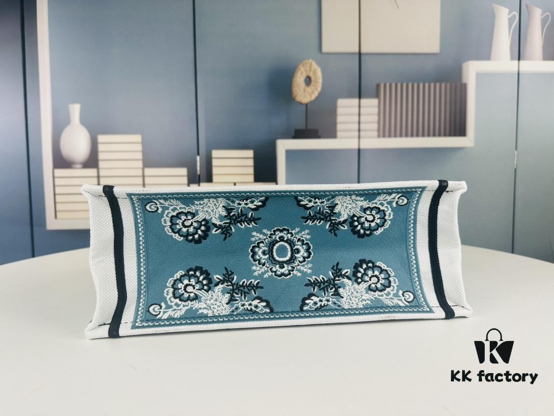 Original Order Embroidered Medium Di0r Book Tote