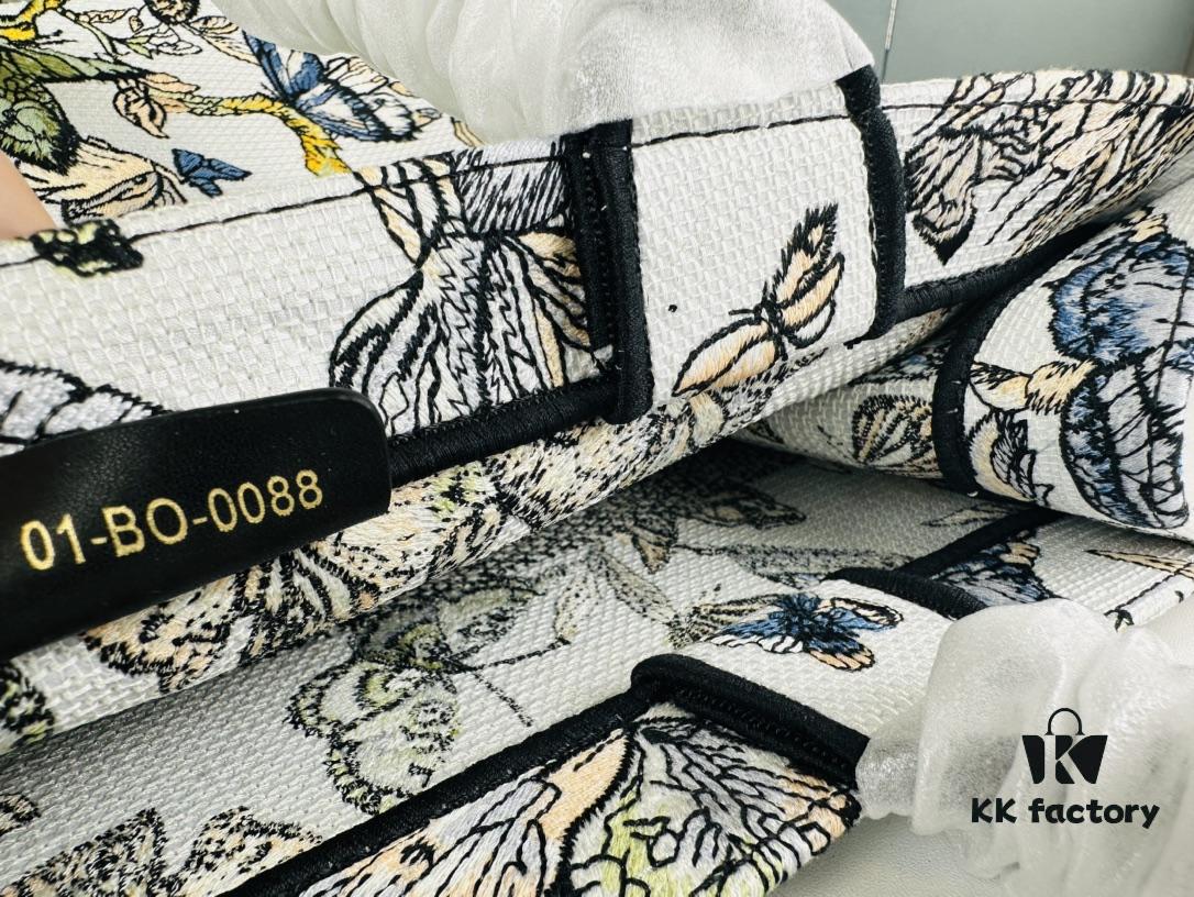 Original Order Embroidered Medium Di0r Book Tote