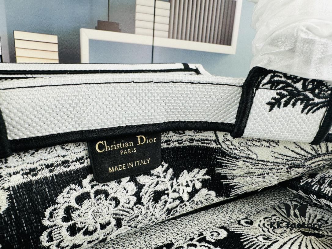 Original Order Embroidered Medium Di0r Book Tote