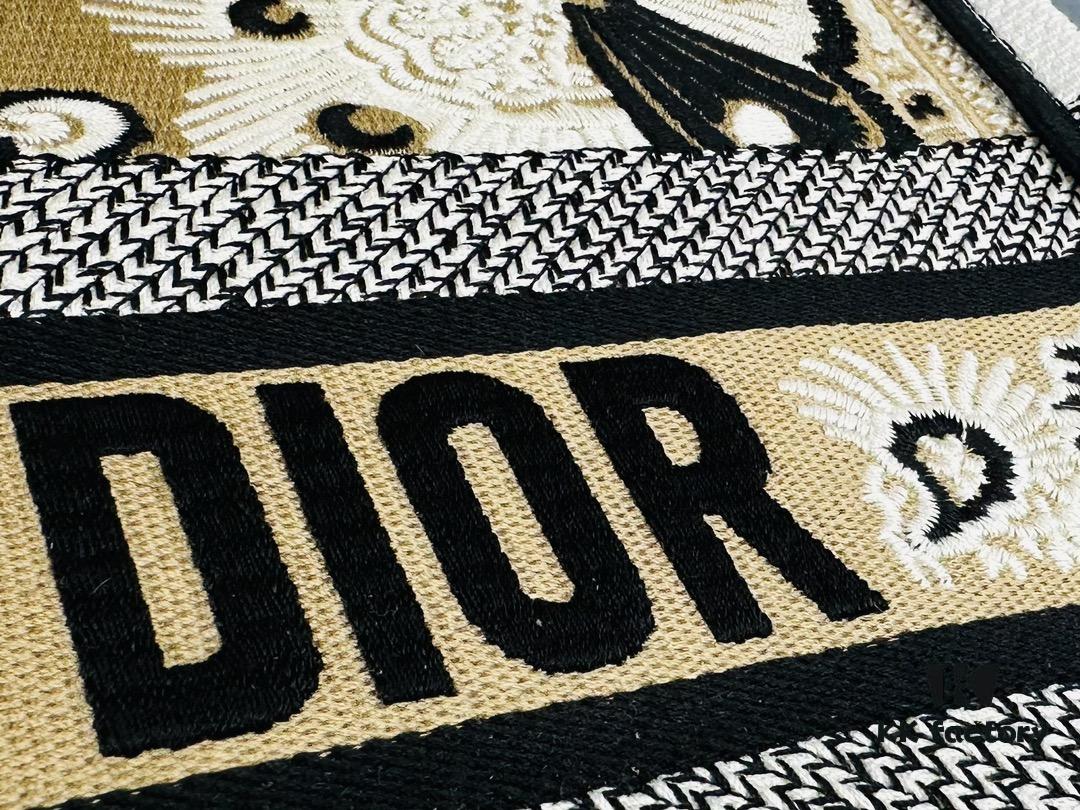 Original Order Embroidered Medium Di0r Book Tote