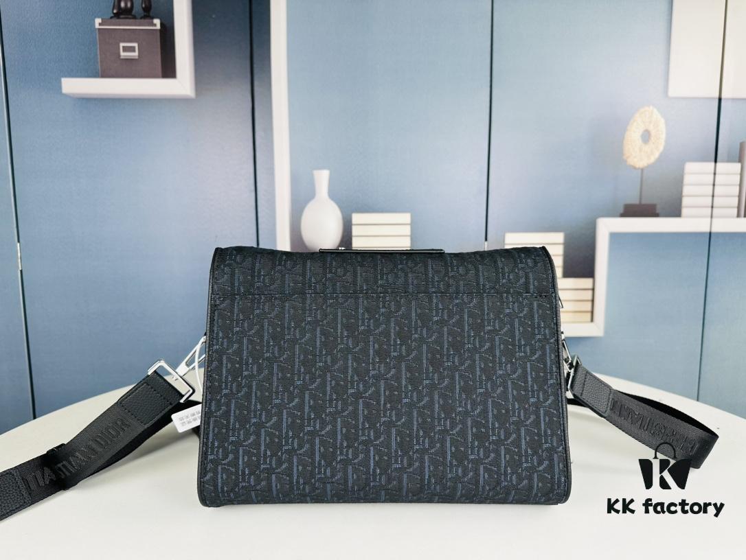 Lingot Messenger Bag with Box, Size 29x22x8, Model No. 9033